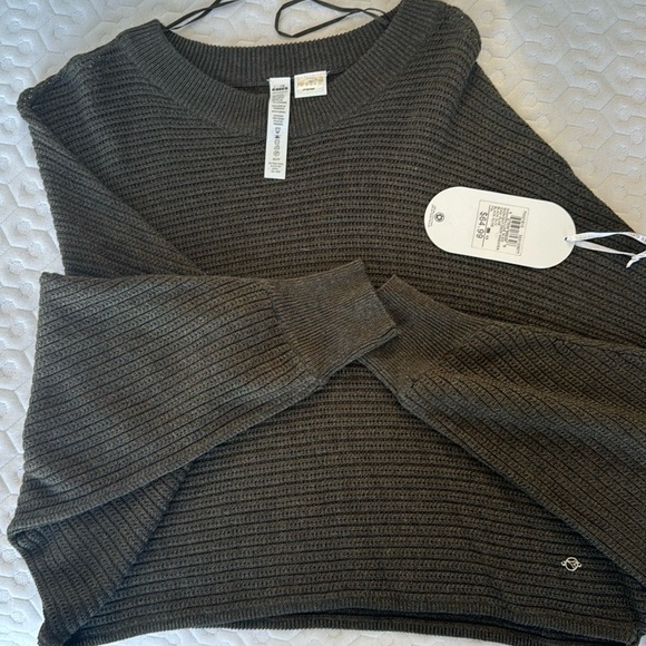 Diadora Luxe Cropped Olive Sweater NWT - Picture 1 of 5